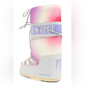 Moon Boots